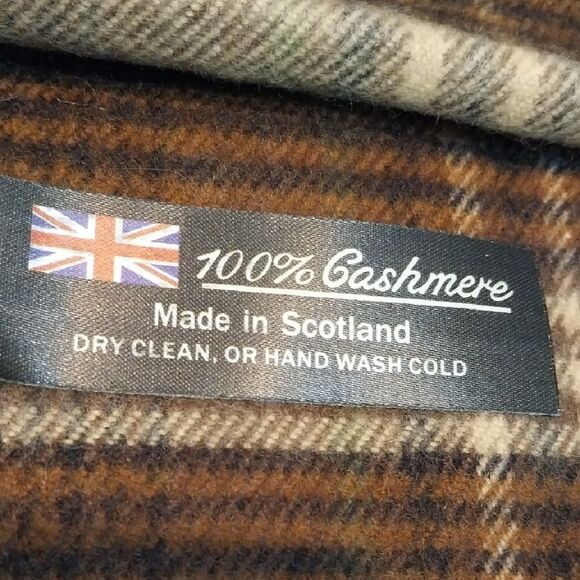 UNISEX  "Heritage of Scotland" Brown and Tan Plaid Scarf with Fringe.....NEW - Picture 2 of 5